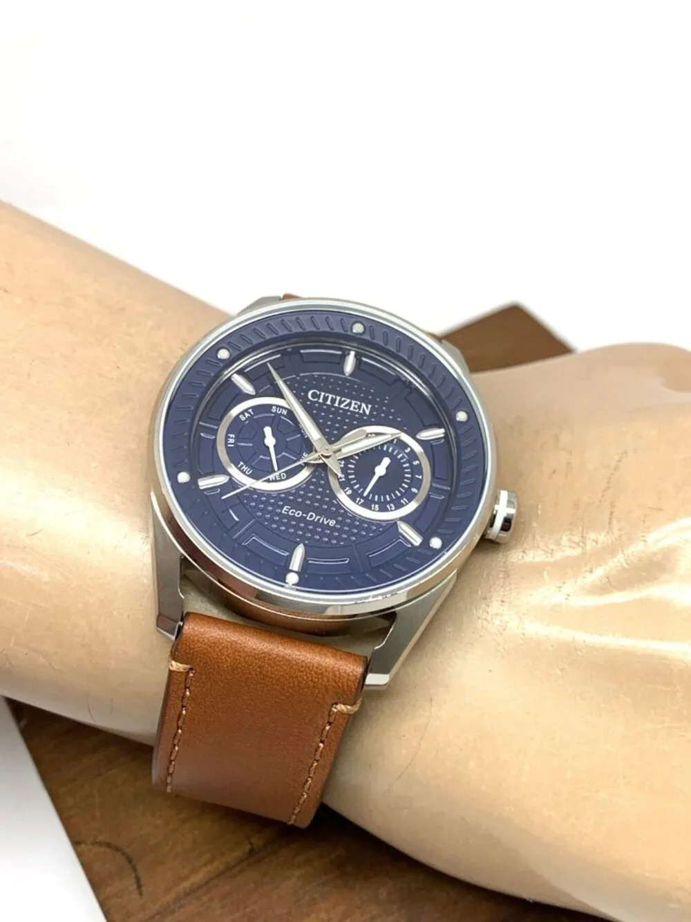 Citizen men watch